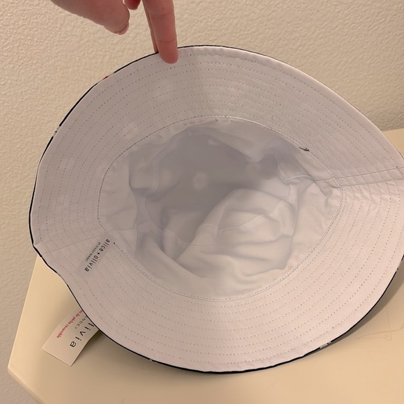 Alice + Olivia by Stacey Bendet Reversible Bucket Hat Daisy Floral New w/ tags! - Picture 6 of 8